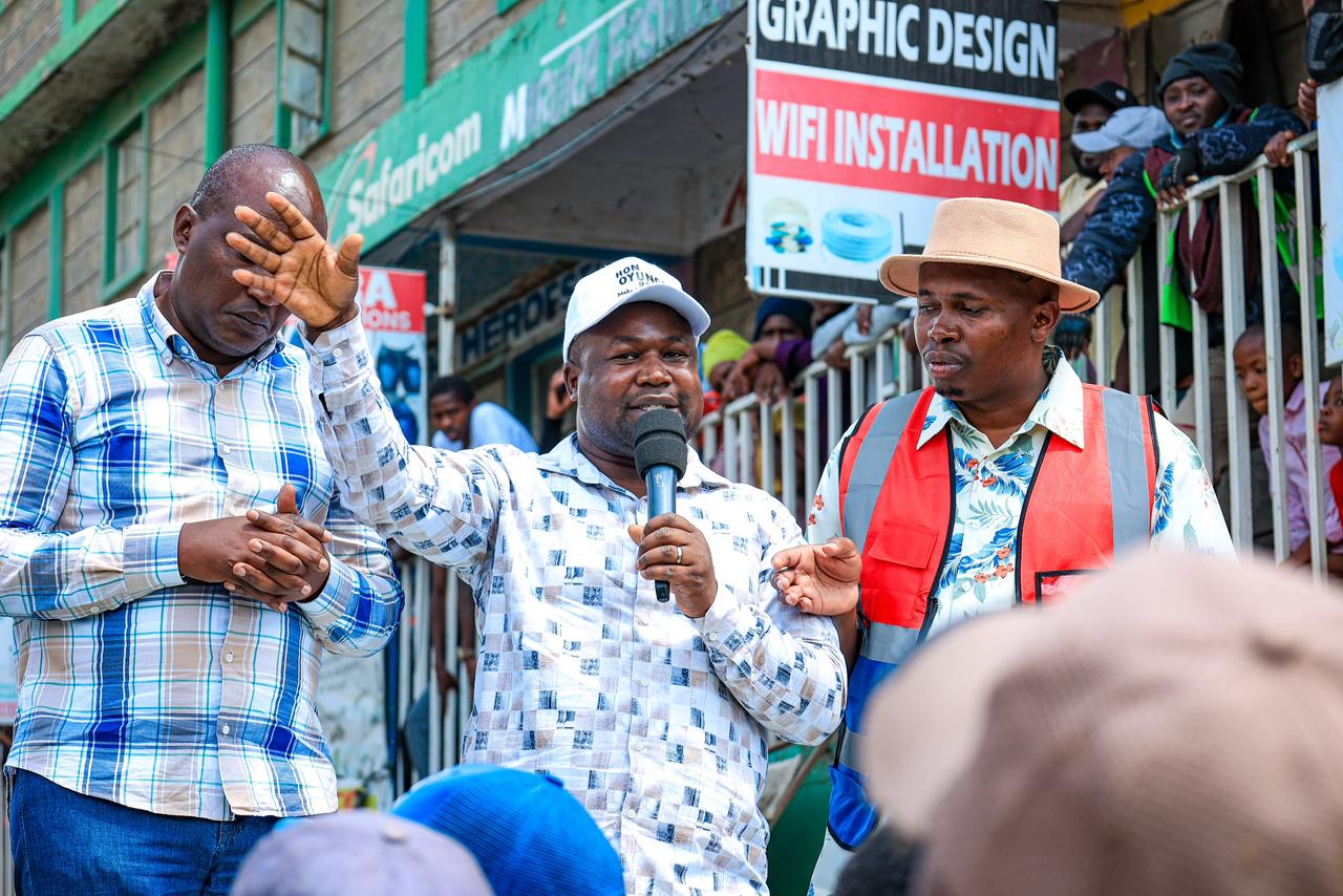 Hon. Dennis Oyunge speaking at a community event in Mavoko